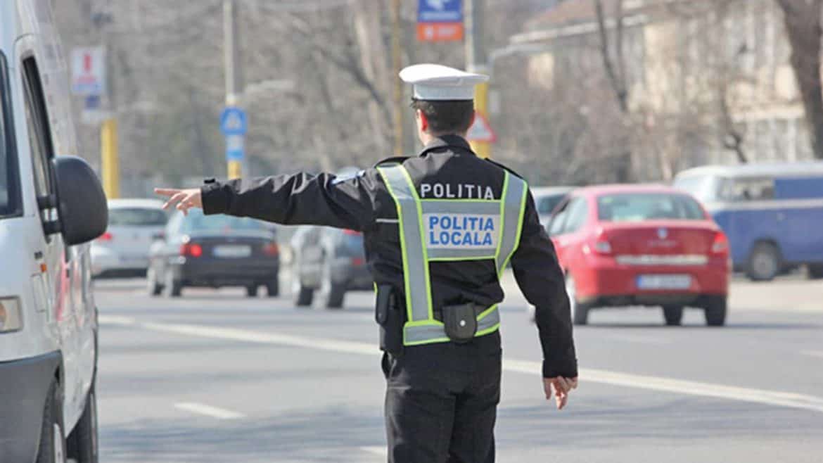 Un șofer din Suceava a fost împușcat de polițiști, după o urmărire cu maşinile