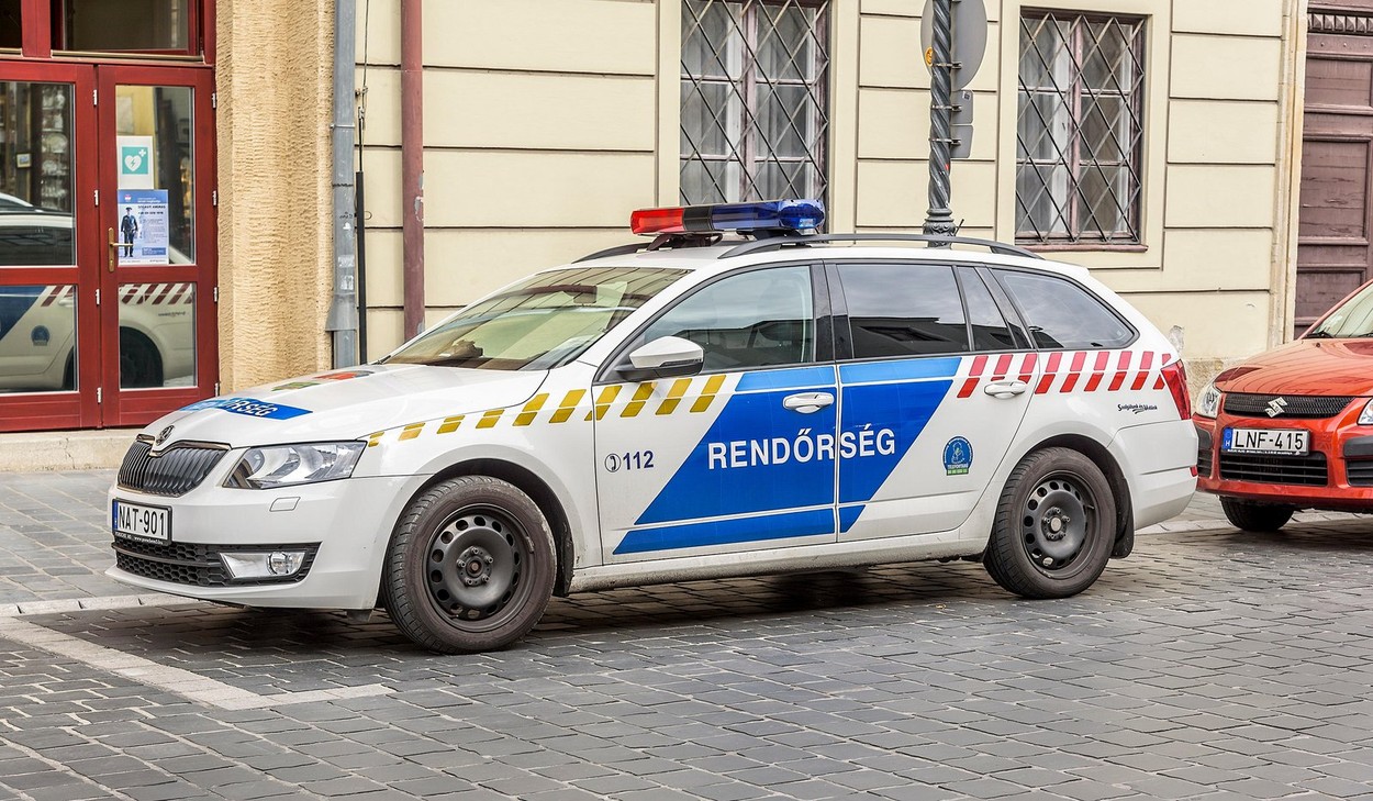 Budapesta: Un polițist a fost ucis și alți doi au fost răniți de un bărbat înarmat cu un cuțit. Acesta încerca să fugă de oamenii legii