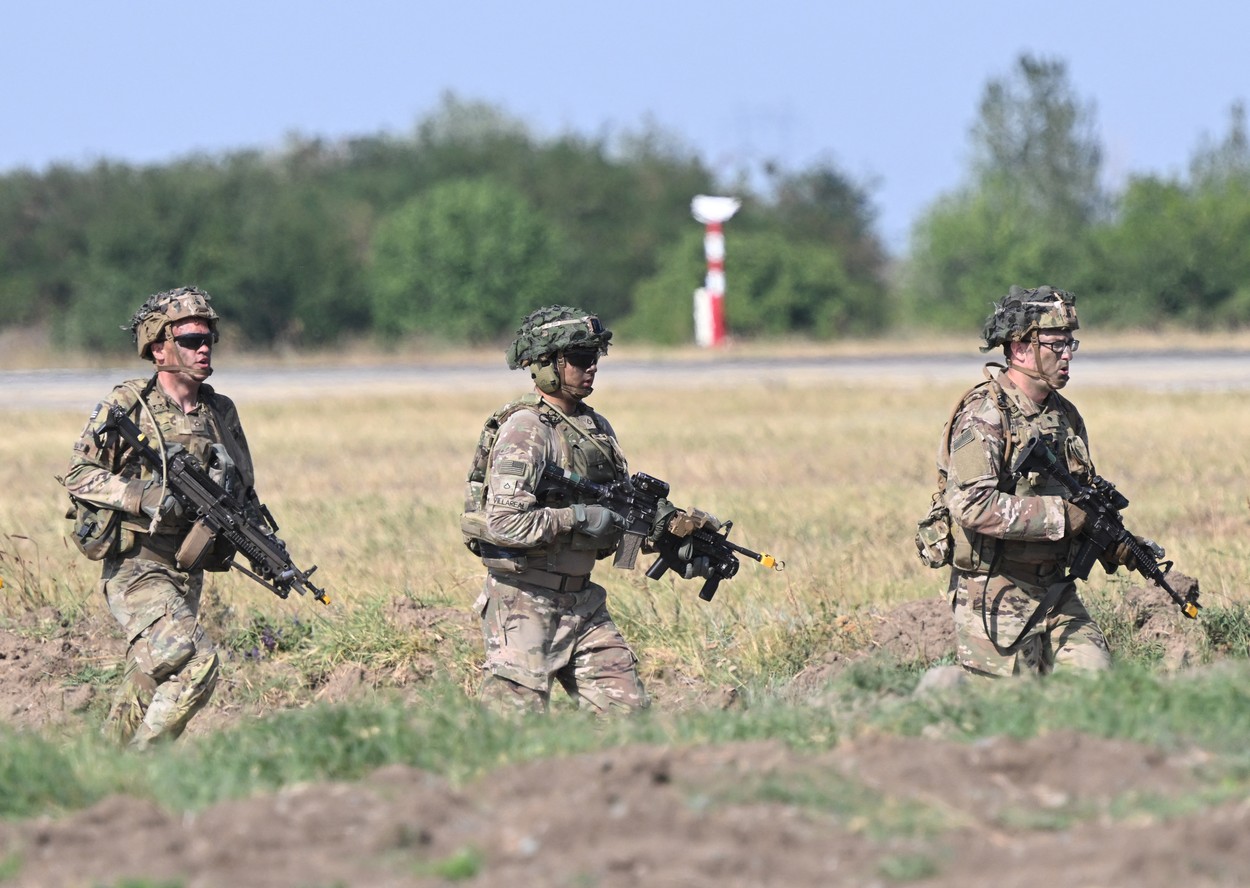 Statele Unite vor trimite în România câteva mii de militari de elită