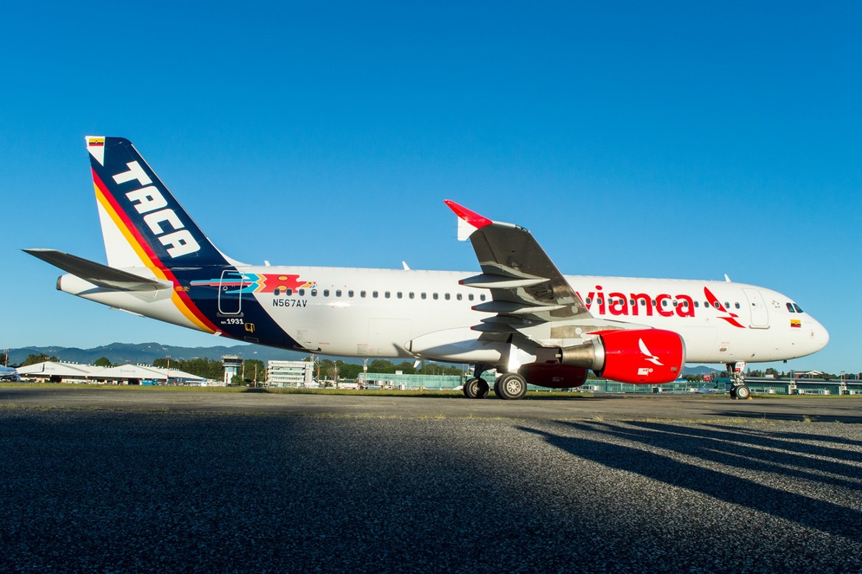Două cadavre au fost descoperite în trenul de rulare al unui avion care a aterizat la Bogota. Aeronava ar fi făcut mai multe curse cu cele două trupuri la bord
