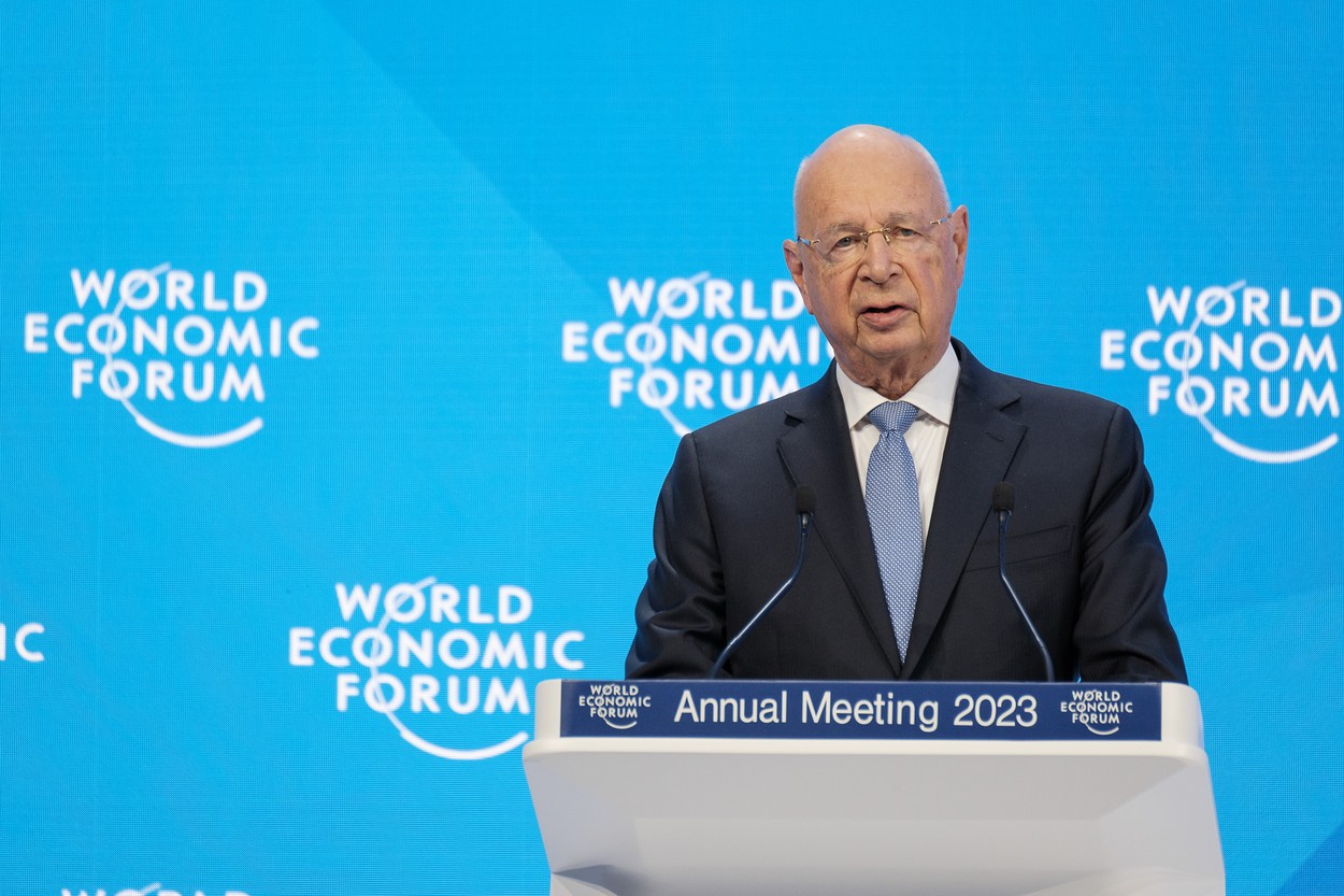 Klaus Schwab anunță că la Davos s-a decis crearea unui „metavers” global care va fi strâns controlat și va aduce corporațiilor globale un trilion de dolari până în 2025