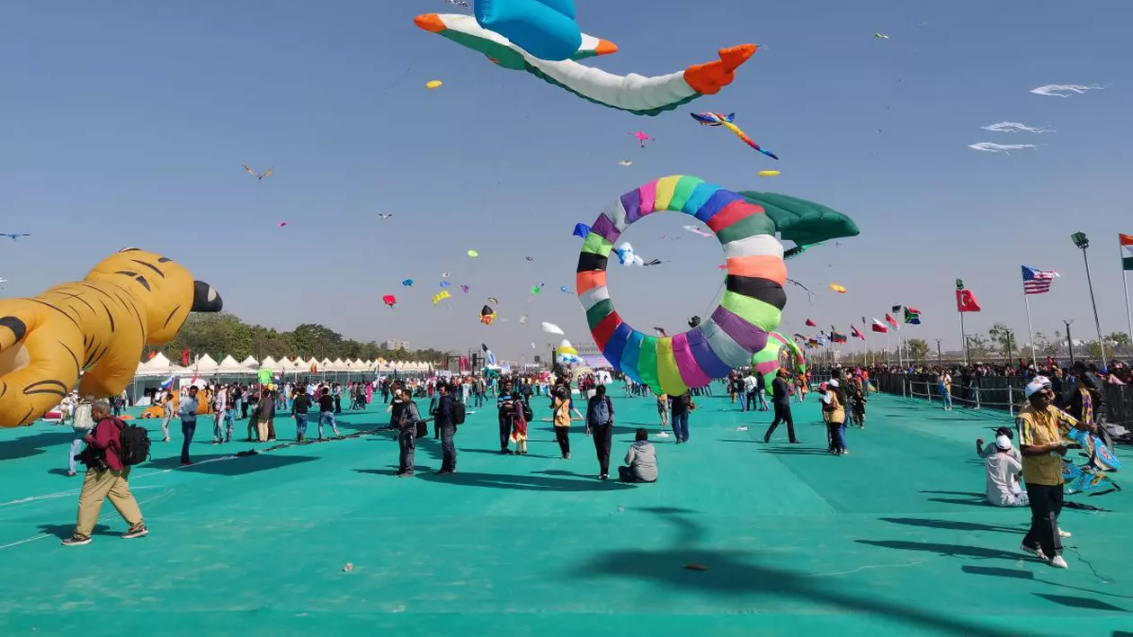 Incident șocant la un festival din India! Șase persoane, printre care și un bebeluș, au murit după ce le-au fost tăiate gâturile de sforile zmeielor