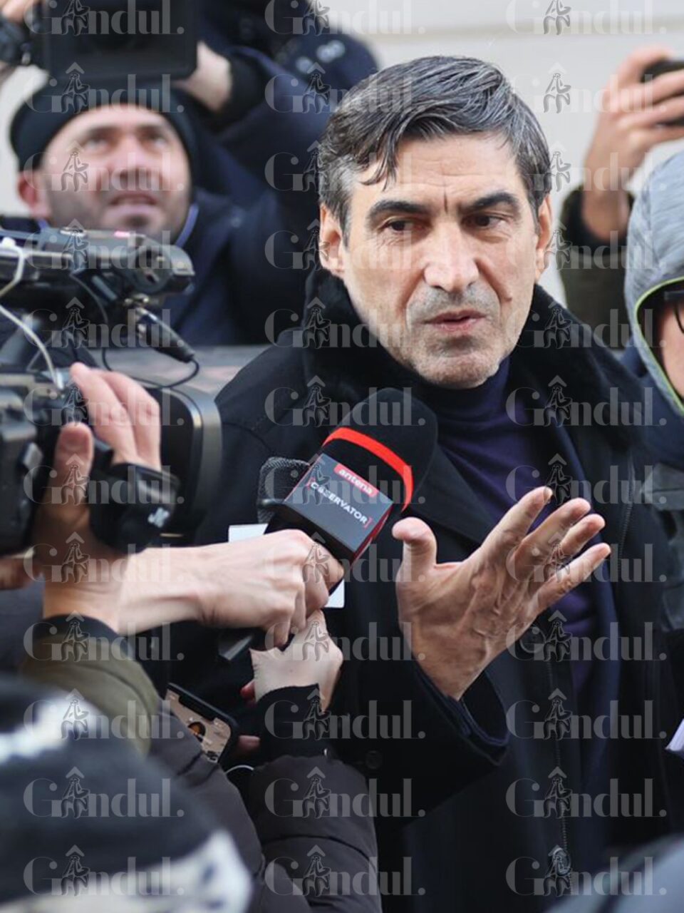 VIDEO | Victor Pițurcă, primele declarații după deschiderea dosarului „măștilor neconforme”: Singura probă a DNA este că am fost în biroul lui Țuțu o jumătate de oră. Nu am nicio treabă cu această afacere și consider că e un mare, mare abuz
