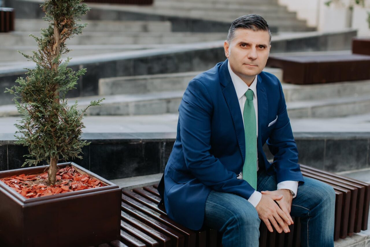 Alexandru Petrescu, PSD Sector 1: „Singurul SPAȚIU CULTURAL al Pieței Amzei este lăsat de izbeliște, în timp ce actuala administrație clamează intenții culturale doar pe Facebook”