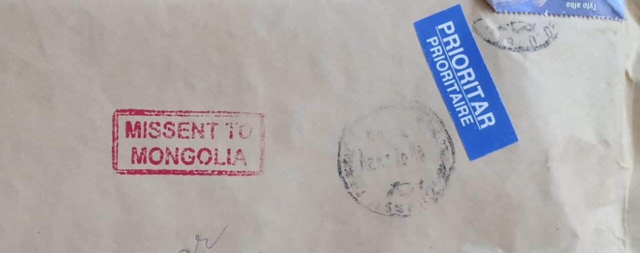 Situație inedită la POȘTĂ. Un colet trimis de la București la Mangalia a ajuns în… Mongolia
