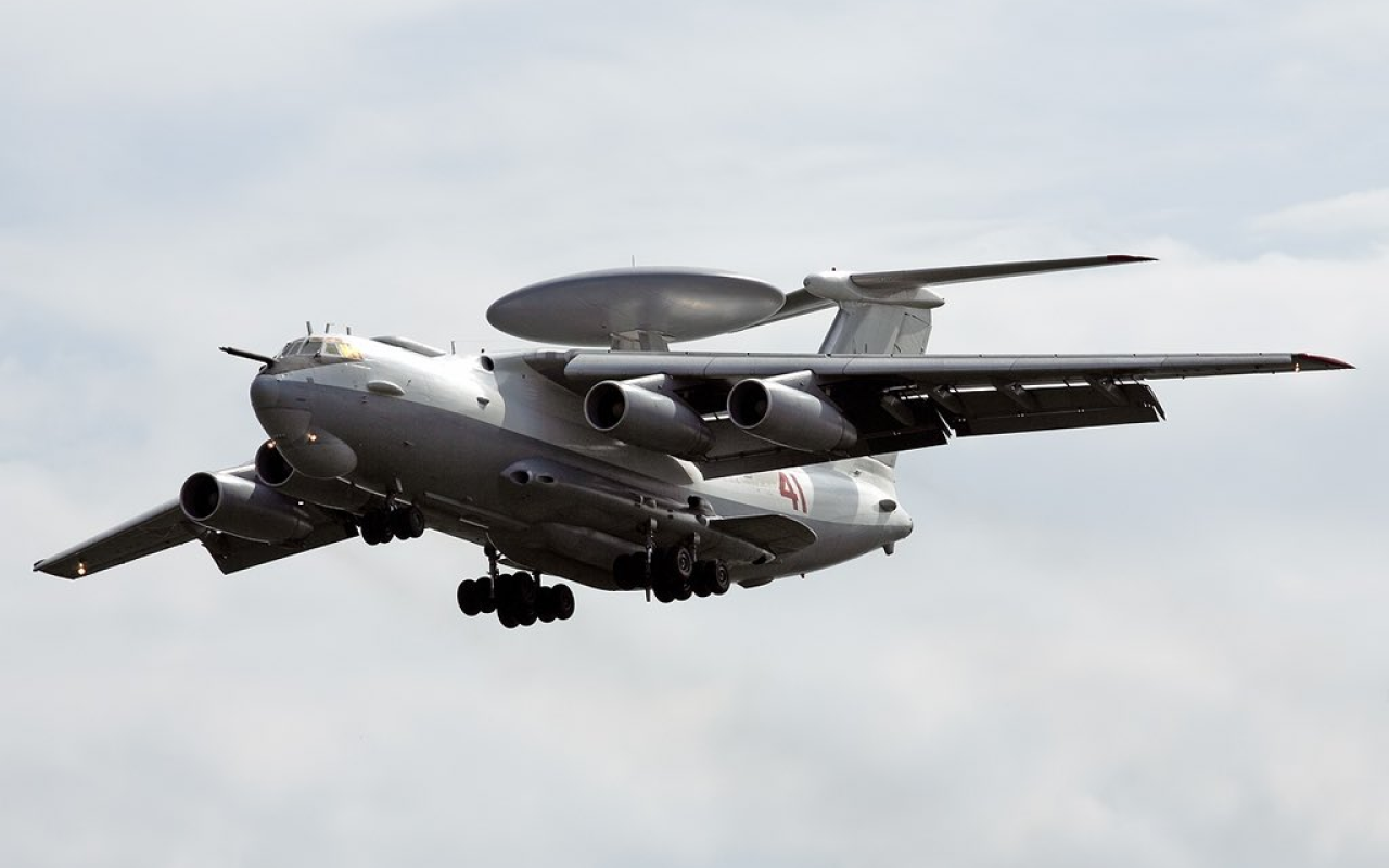 Un avion de spionaj rusesc a fost DISTRUS de partizani belaruși pe un aerodrom de lângă Minsk