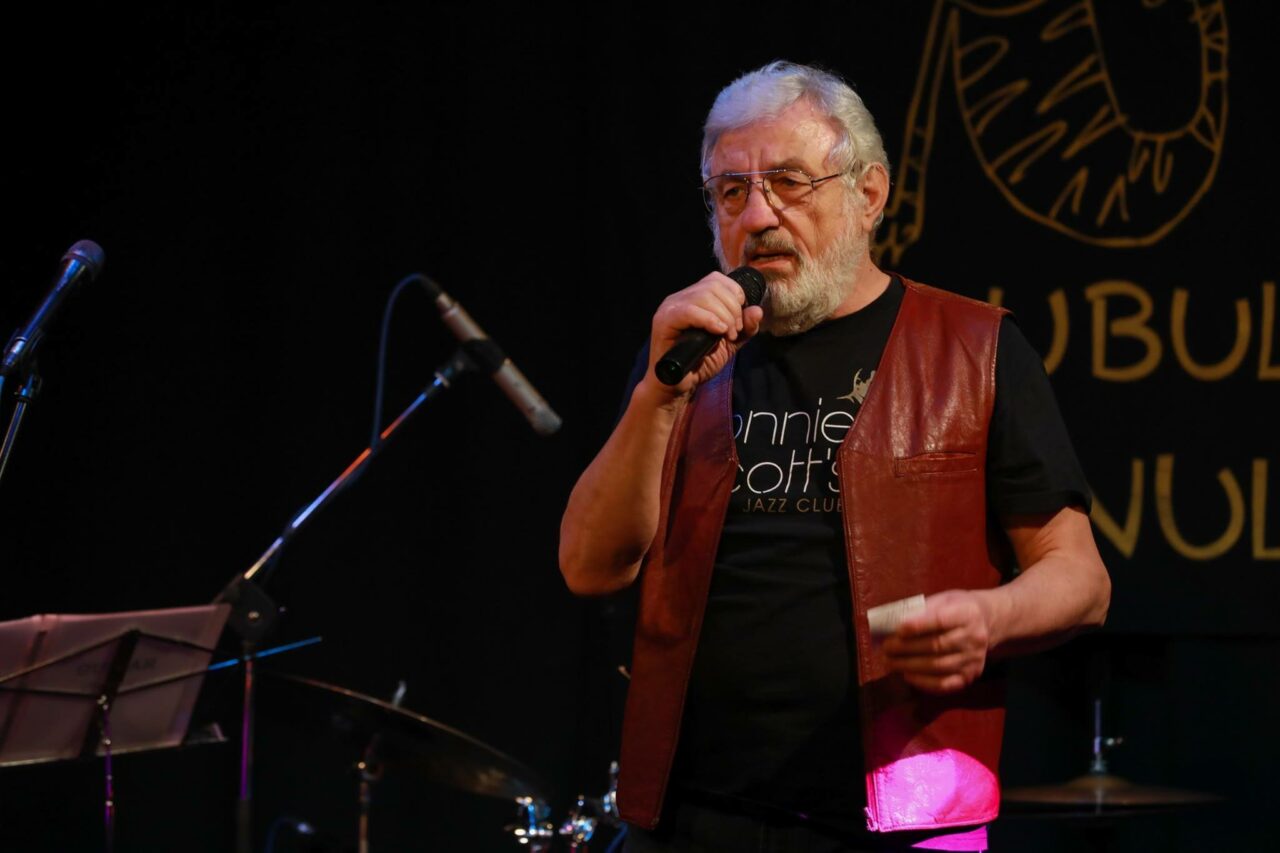 Alexandru Şipa, muzicolog şi promotor de jazz, A MURIT la vârsta de 77 ani. „Încerca tot timpul să promoveze noua generaţie de muzicieni, să le organizeze un concert, un turneu”
