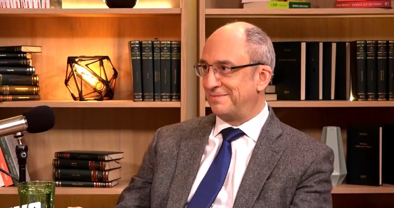 VIDEO | ”Doctorul de inimi”, prof. Dragoș Vinereanu, invitat la podcastul ALTCEVA cu Adrian Artene: ”Dumnezeu este în inimile noastre”