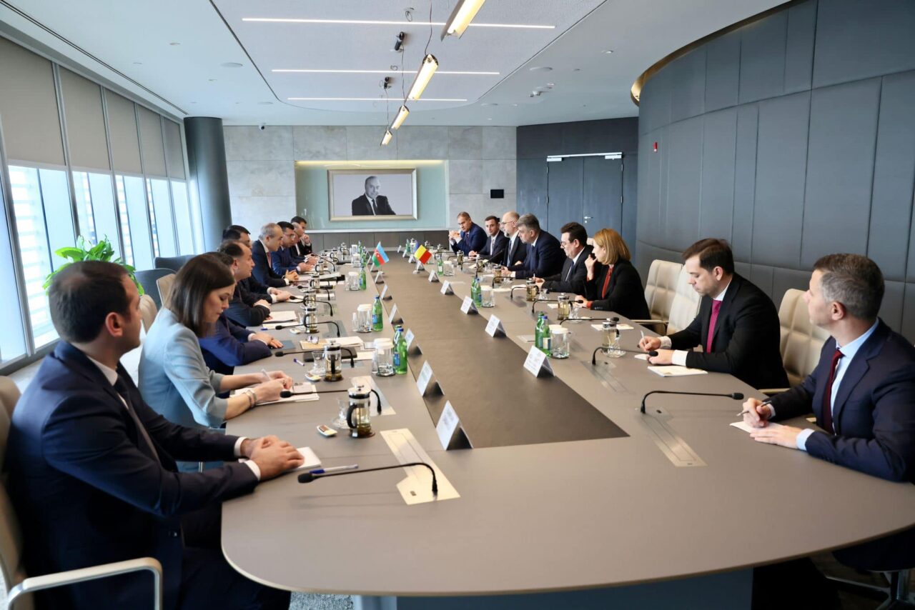 FOTO | Marcel Ciolacu, vizită în Azerbaidjan: „Noile proiecte de energie vor conduce colaborarea noastră la un nivel superior”