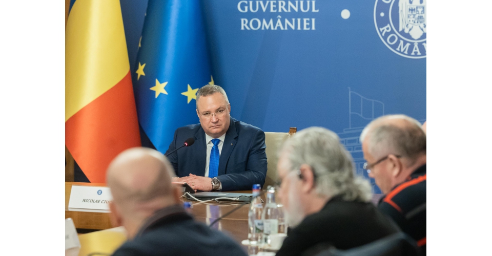 FOTO-VIDEO | Premierul Nicolae Ciucă, întrevedere cu reprezentanții sindicatelor din industria de apărare și aeronautică: „Trebuie susținute prin investiții, tehnologii noi și specialiști motivați”