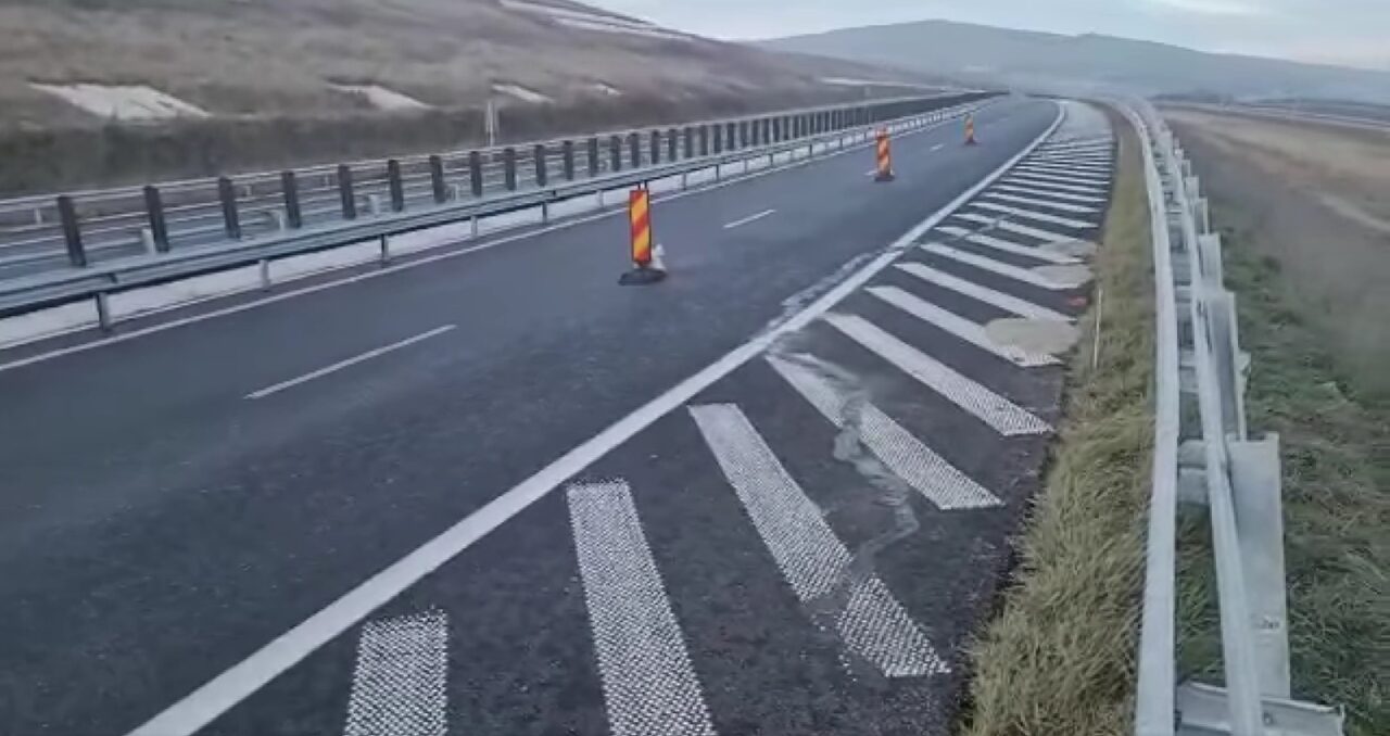 După ce că avem foarte puține, se mai și închid! Motivul pentru care se interzice traficul pe o autostradă din România | VIDEO
