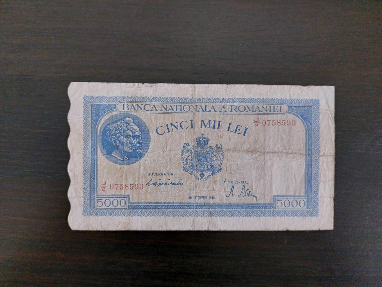 Cu cât se vinde pe OLX o bancnotă de 5.000 de lei din 1944. Caută bine acasă, poți da lovitura!