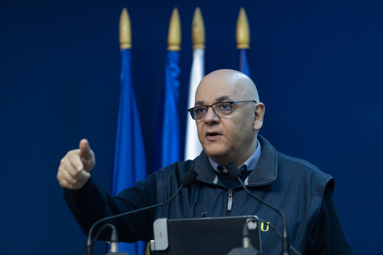 Sirenele vor suna din nou în România. Raed Arafat: ”Lumea să se obişnuiască”