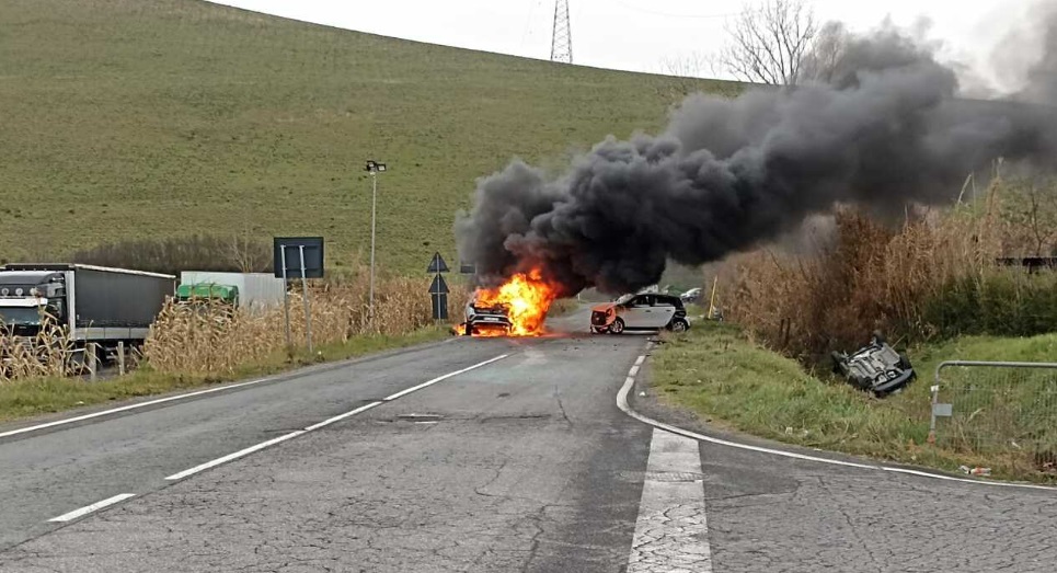 Accident ÎNFIORĂTOR, provocat de un român în Italia: A depășit două mașini cu 150 km/oră, iar apoi a lovit brutal un alt autoturism / Testele polițiștilor au indicat faptul că s-a urcat beat la volan
