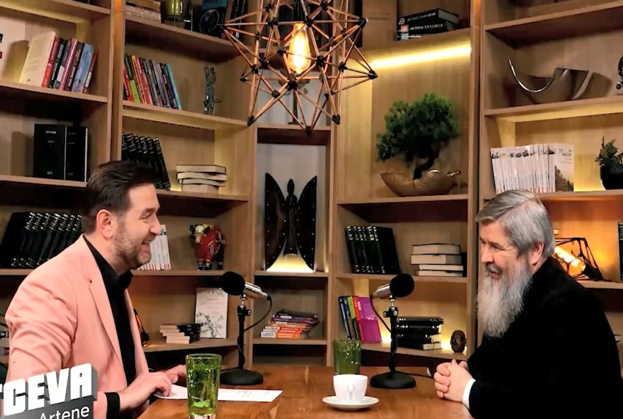 VIDEO | Părintele Vasile Ioana, invitat la podcastul ALTCEVA cu Adrian Artene: ”Ascultăm muzică rock în post?”/ Părintele: ”Mă feresc de ceea ce mă influențează negativ”