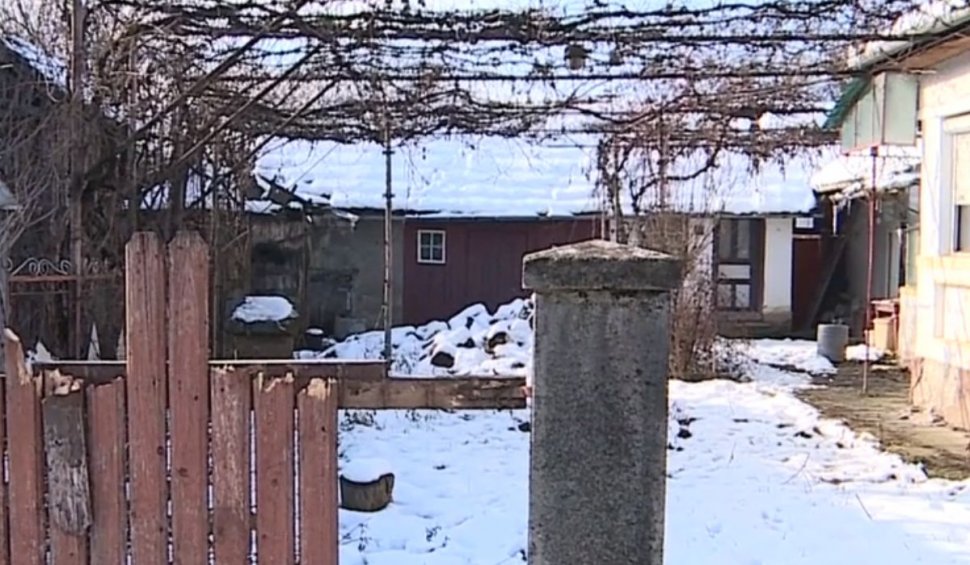 Un bătrân din Mureș a rămas fără GARD peste noapte! Localnicii spun că hoțul căuta lemne de foc