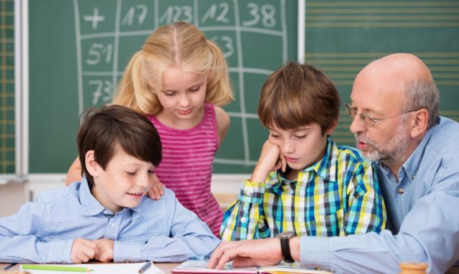 Kick-Start the Weekend: Why Paying Kids’ Allowances on Fridays Sets Them Up for Success