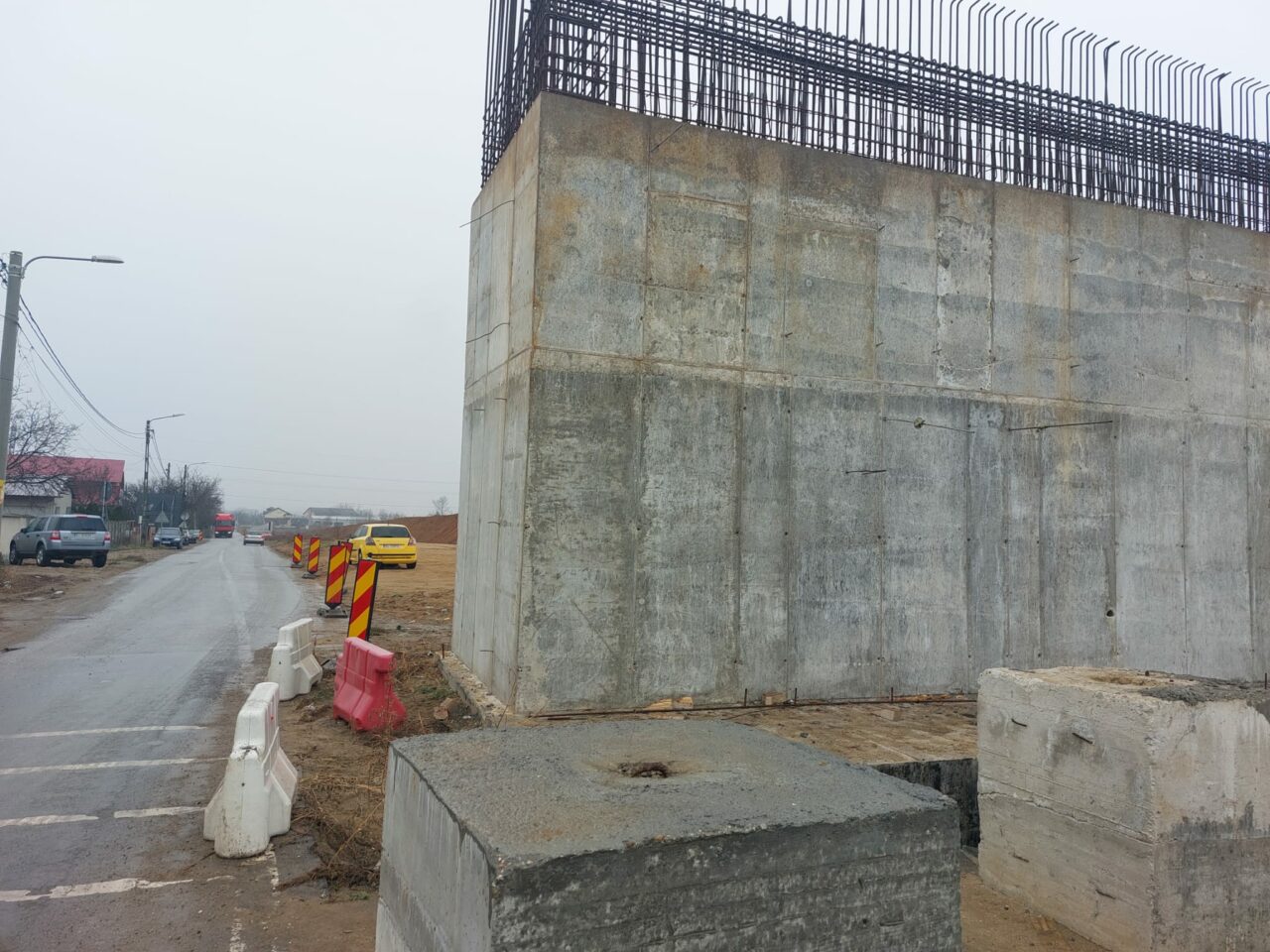 FOTO | Tronsonul 1 din drumul expres Craiova-Pitești așteaptă un alt constructor. Lucrările sunt abandonate de două luni