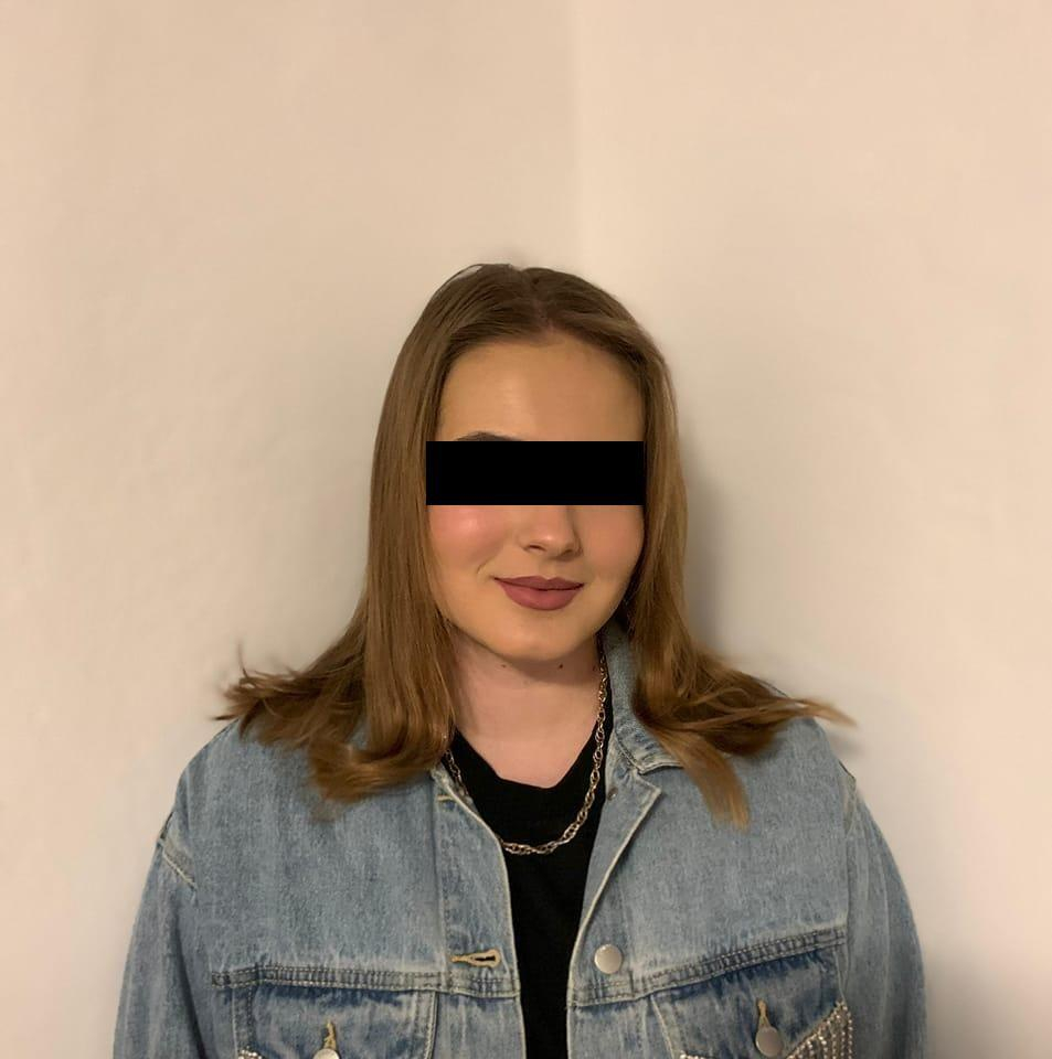 „Elena merge să bucure cu ZÂMBETUL său pe îngerii lui Dumnezeu!” Lacrimi pentru tânăra de 17 ani găsită moartă în cadă