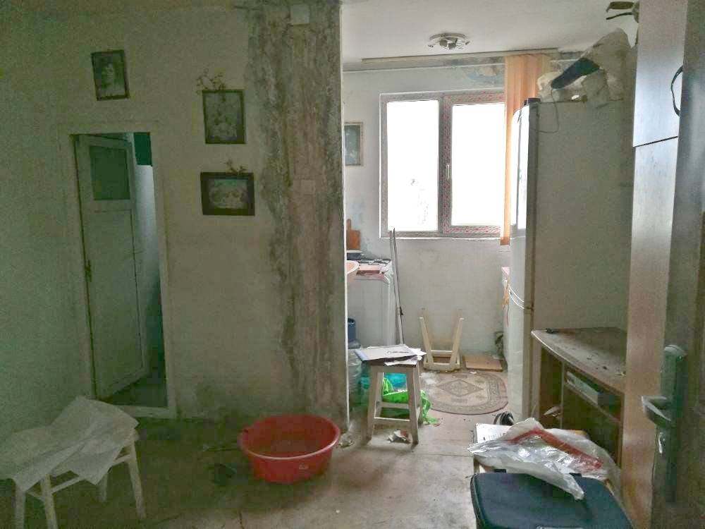 Cum sună un ANUNȚ IMOBILIAR în București: „Închiriez garsonieră praf, necesită renovare totală”. În ce cartier se află și cât cere proprietarul pe lună