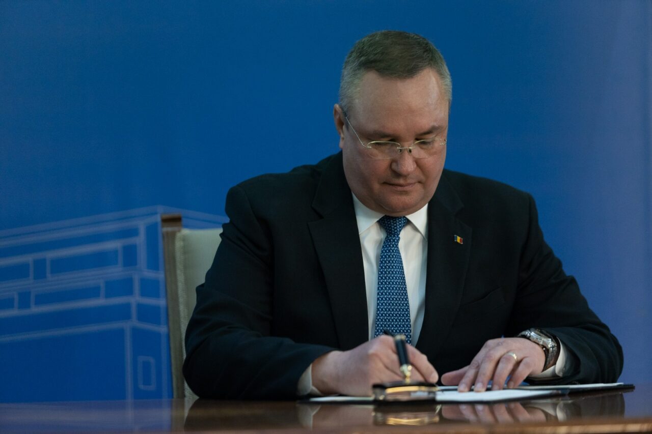 Premierul Nicolae Ciucă după MOARTEA lui Victor Babiuc, fost ministru al Apărării : „Personalitatea sa a marcat parcursul de modernizare a Armatei Române”