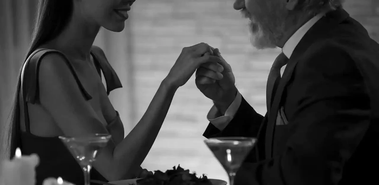 S-a căsătorit din dragoste cu un bărbat cu 13 ani mai în vârstă decât propriul bunic! Povestea unei tinere din SUA care insistă că soțul ei nu e „sugar daddy”
