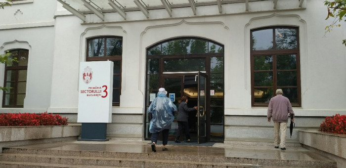 Percheziții DNA la primăria condusă de Robert Negoiță. Procurorii au suspiciuni de corupție în legătură cu emiterea unor acte administrative