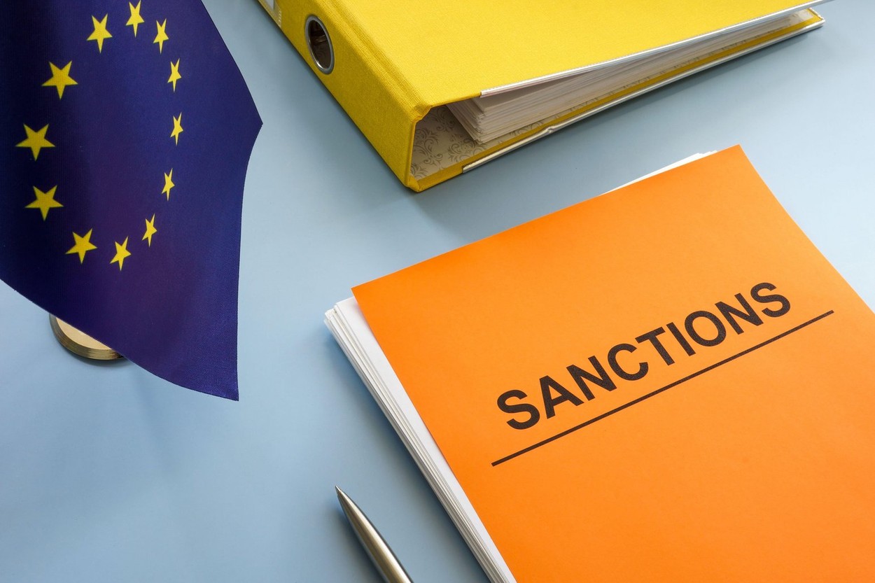 La un an de război, Europa nu reușește să finalizeze acordul privind al zecelea pachet de sancțiuni impuse Rusiei. Ce țară importantă s-a opus?
