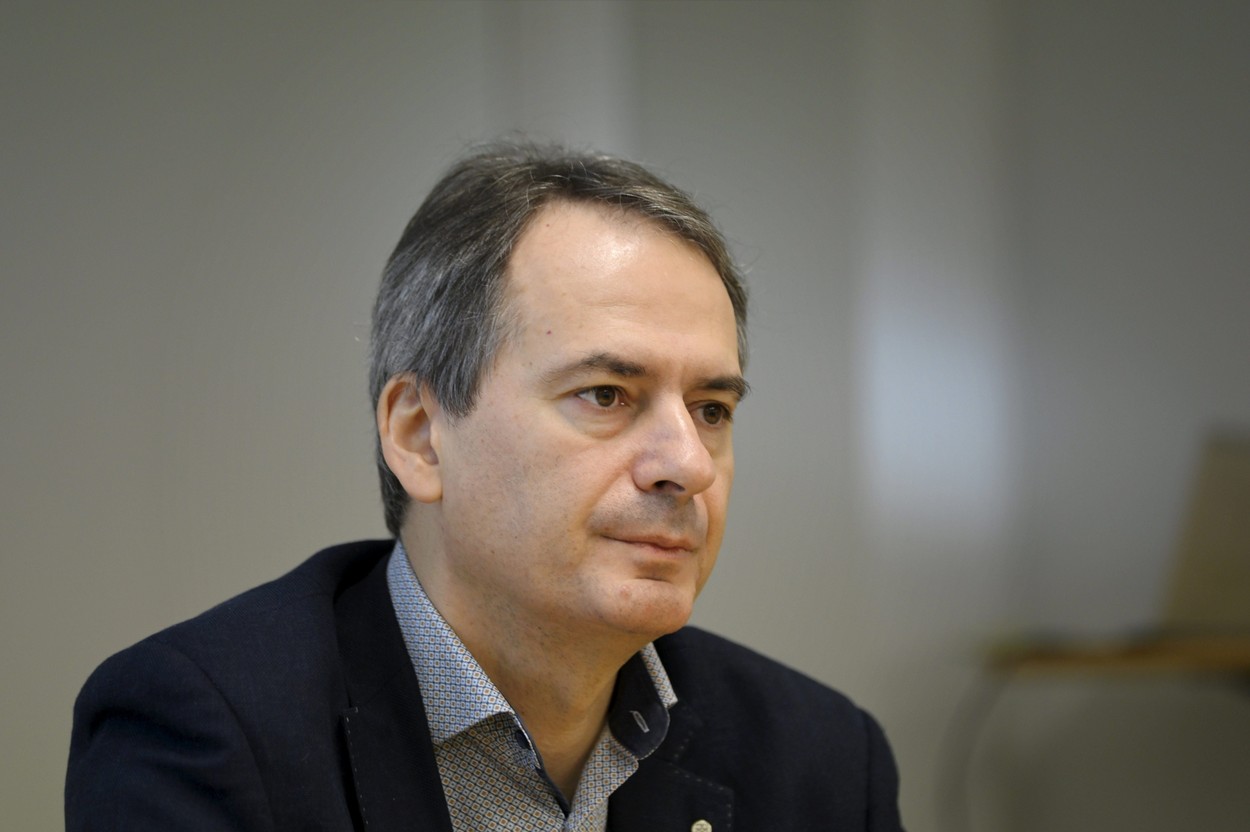 Plasat pe ”lista celor mai căutați” din Rusia, jurnalistul care a ajutat la dezvăluirea complotului împotriva lui Alexei Navalnîi a fost exclus de la Premiile BAFTA. Ce motiv a invocat poliția britanică