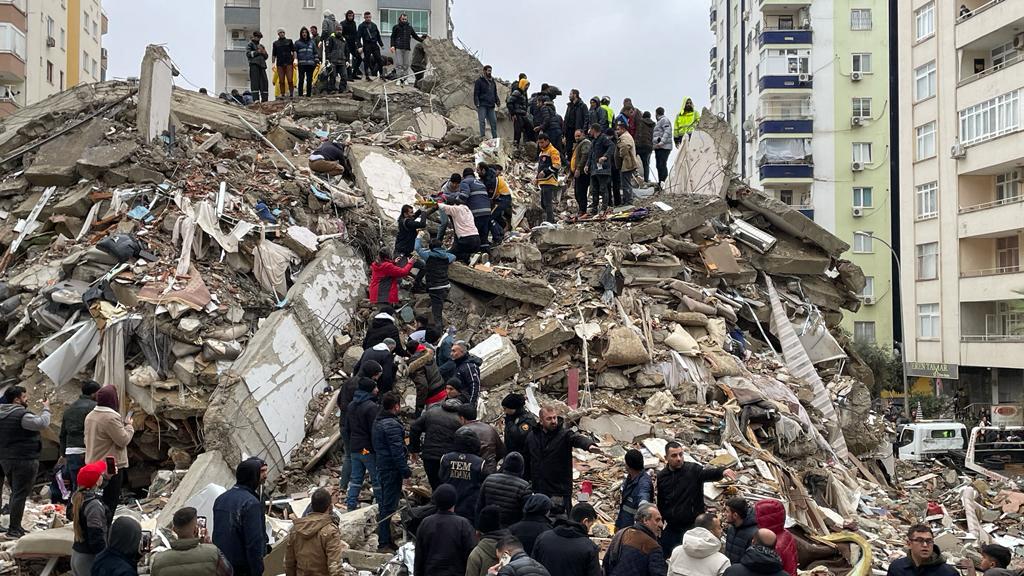 Israelul va oferi ajutor de urgență Turciei după CUTREMURUL devastator care a produs deja mii de victime