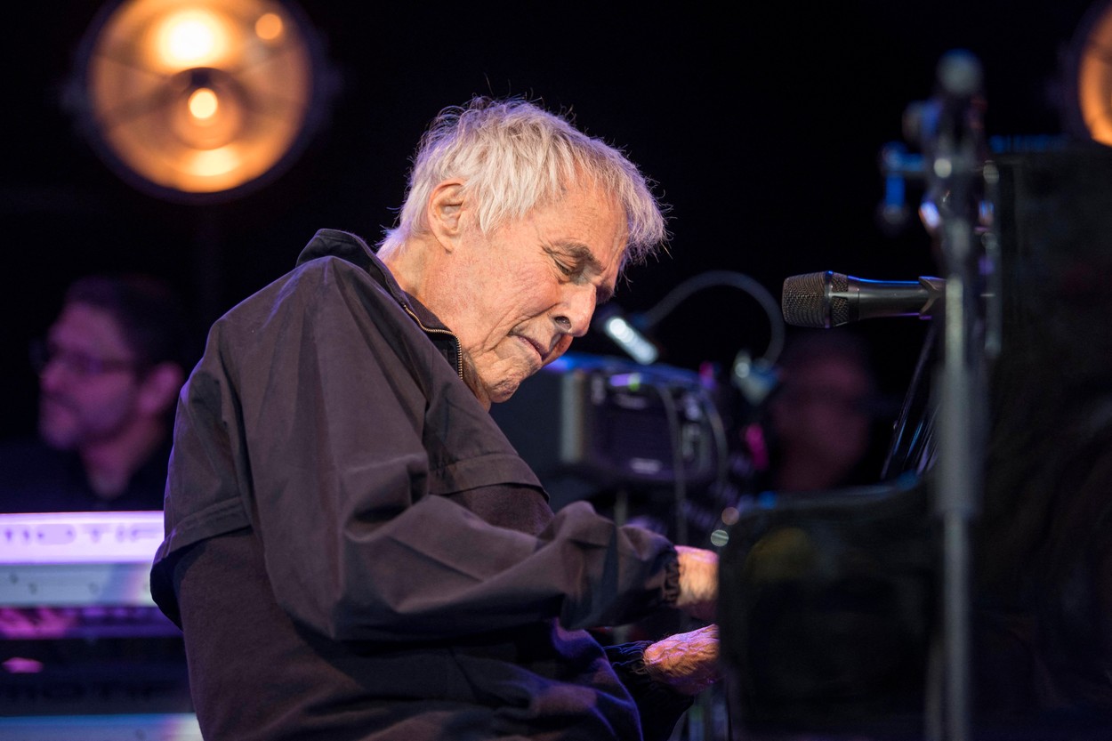 Burt Bacharach, renumitul compozitor și pianist, a murit