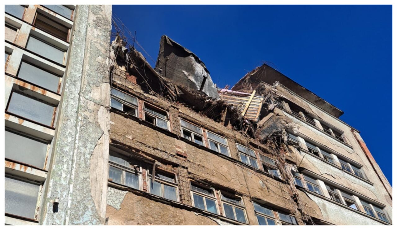 Pacienți cu TBC și bolnavi cronic au fost EVACUAȚI după ce acoperișul Sanatoriului Marila s-a prăbușit