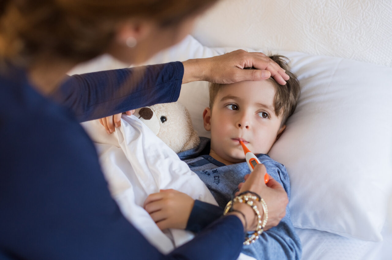 Simptomele infecției cu adenovirus, boala care face ravagii printre copiii din România