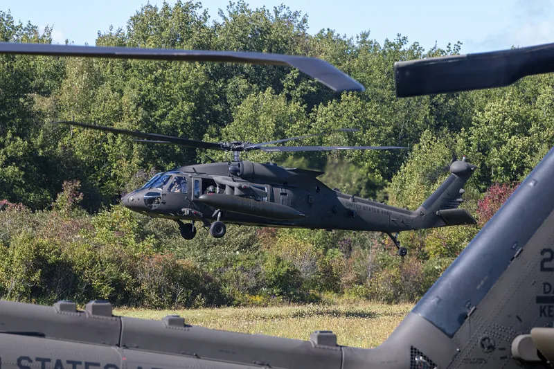 Tragedie în SUA: două elicoptere BLACKHAWK s-au prăbuşit, cel puțin 9 morți!