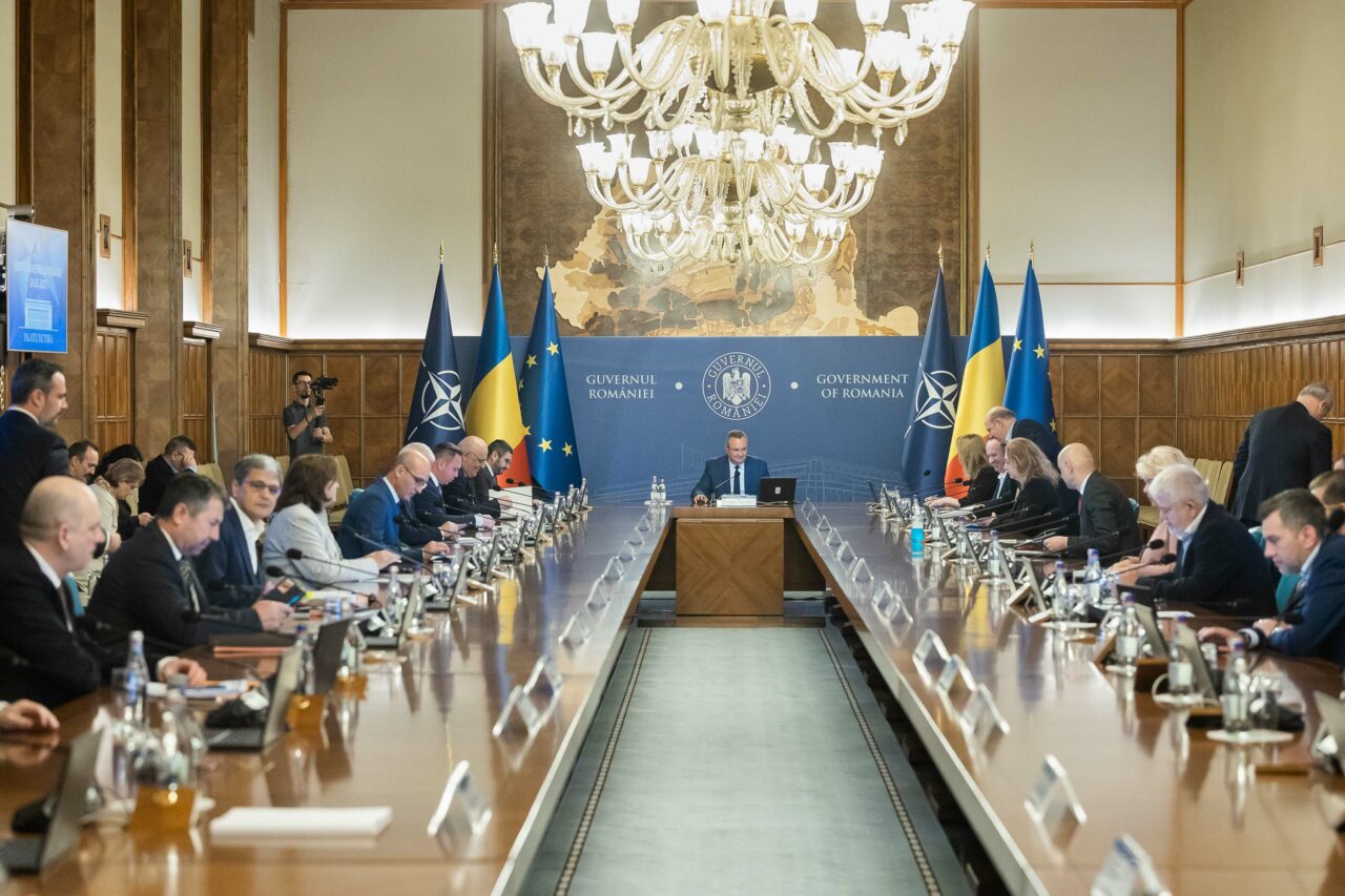 Legile educației și proiectul de plafonare a prețului la polițele RCA, RETRASE de pe agenda ședinței de Guvern