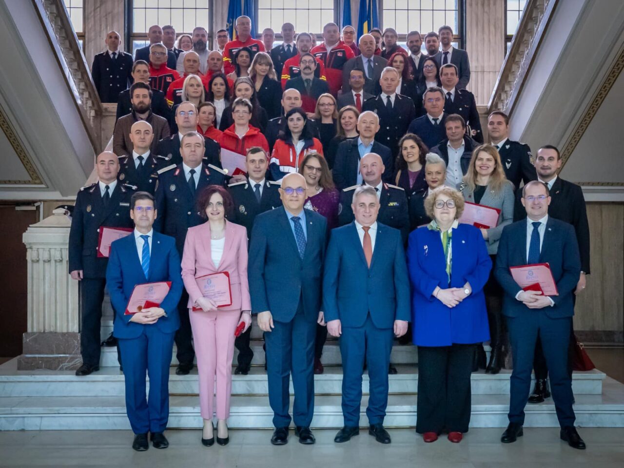 Lucian Bode i-a PREMIAT pe salvatorii români cu ocazia Zilei Protecției Civile