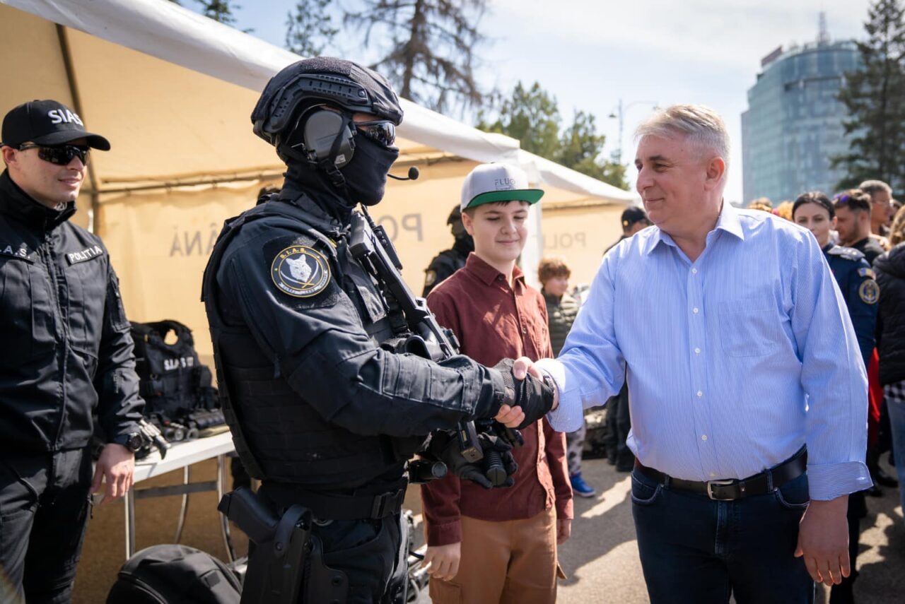 Ziua Poliției Române, SĂRBĂTORITĂ în Parcul Herăstrău. La eveniment a participat și ministrul de Interne, Lucian Bode