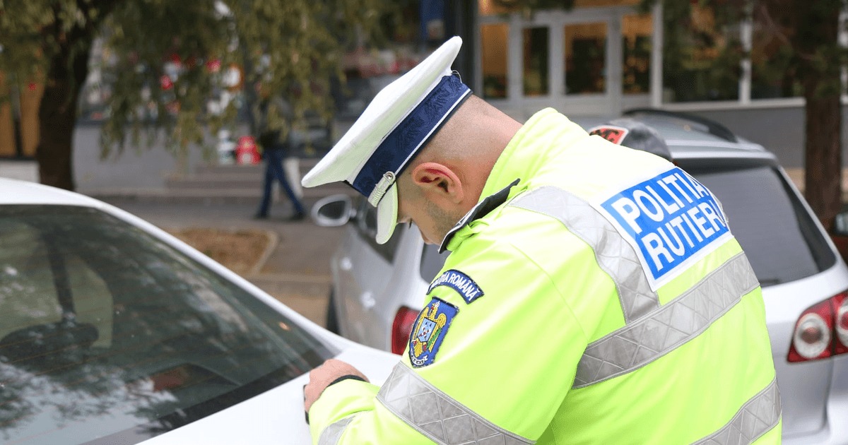 Toți șoferii care au asta în mașină pot primi amendă 1.305 lei și 2.900 lei. Se consfiscă pe loc!