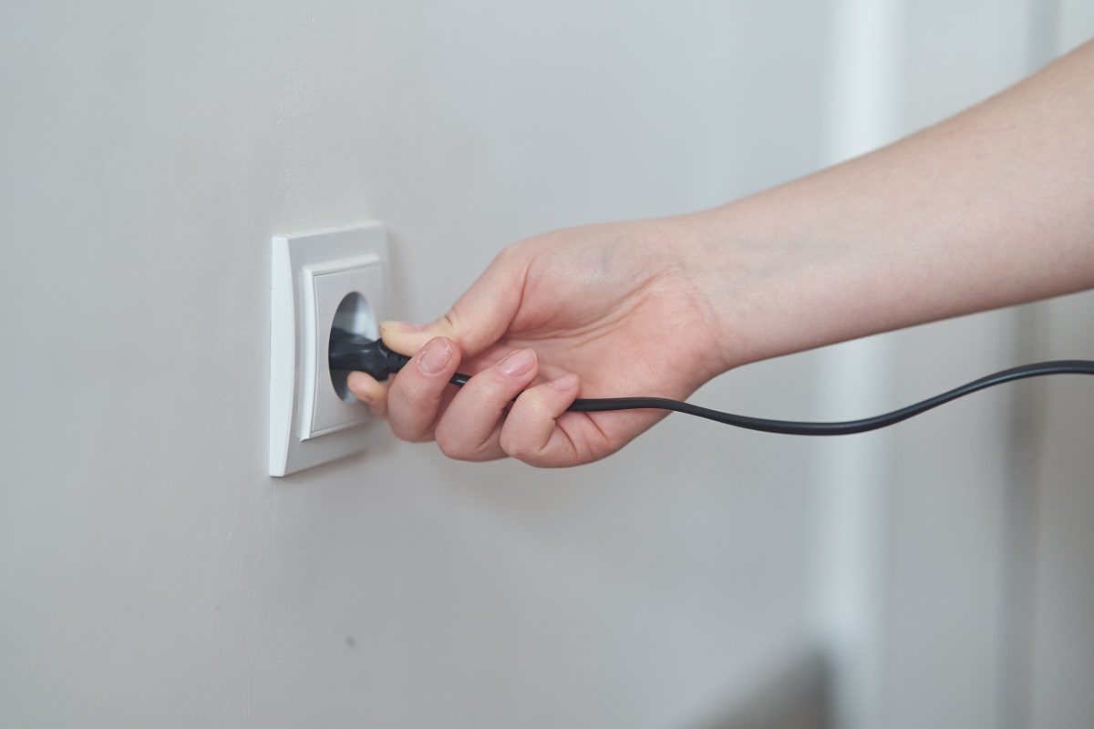 Aparatul electrocasnic care consumă cât 1800 de becuri economice. Consumă în 10 minute cât alte aparate într-o zi
