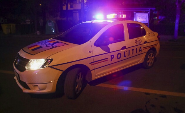 SCANDAL într-un club din Târgoviște. Un individ de 19 ani a lovit și a amenințat mai multe persoane cu un cuțit
