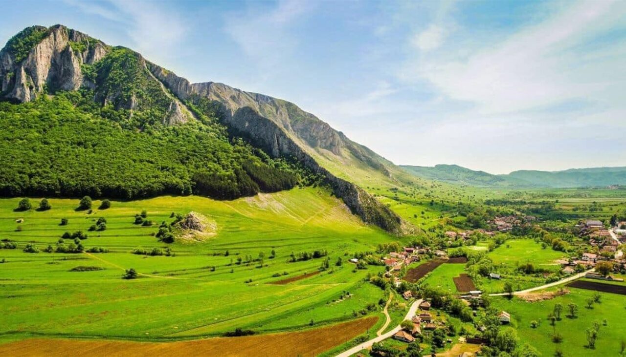 Locul de basm din România cu doar 1.000 de locuitori și 100.000 de turiști! Străinii îl numesc „diamantul turistic” al țării noastre