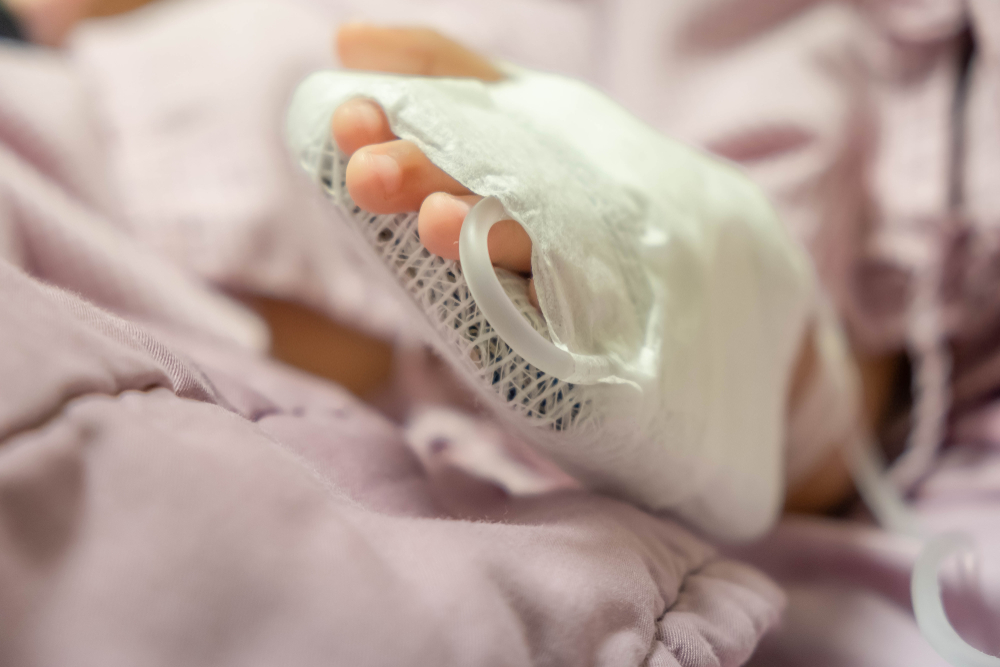 Mama unei fetițe a observat că micuța are o „formă amuzantă” a capului, apoi a descoperit că cea mică suferă de o boală rară: ”A fost traumatizant”