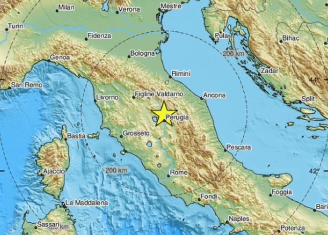 CUTREMUR produs în Italia. Oamenii au ieșit în stradă, iar o universitate și mai multe școli au fost închise / Ce magnitudine a avut seismul