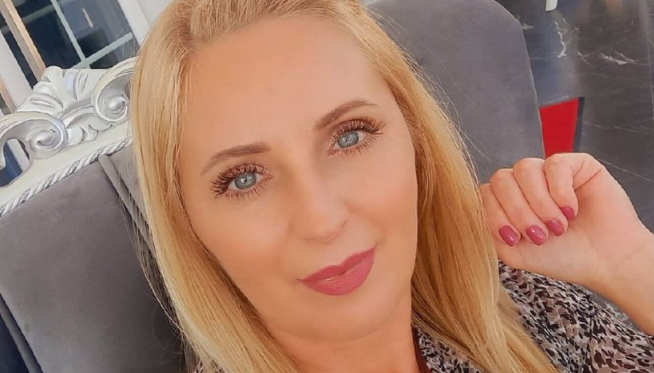 Și-a pus capăt zilelor, la fel ca soțul ei. Femeia a fost GĂSITĂ în baie de unicul său fiu