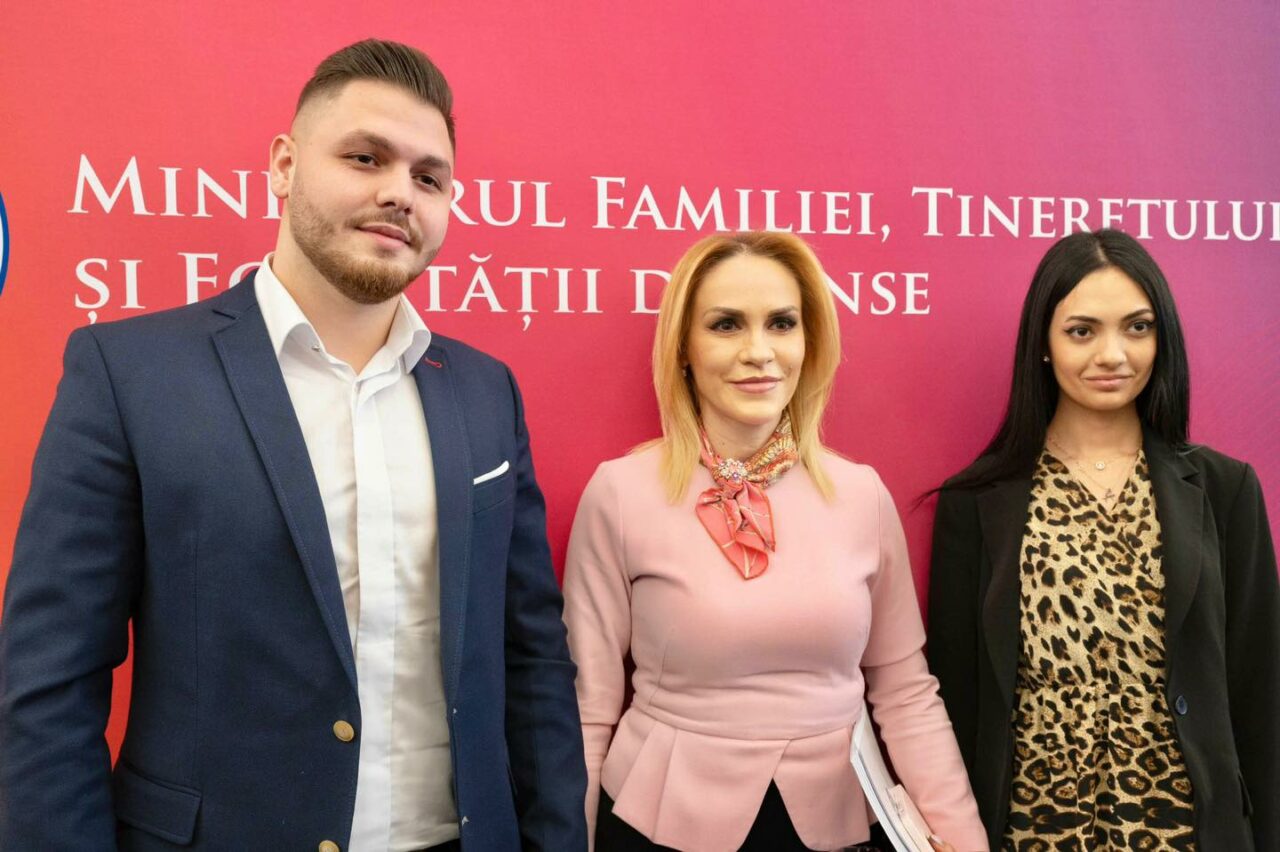 Gabriela Firea, despre Strategia Națională pentru Tineret: Autoritățile trebuie să-și dea mâna cu organizațiile care reprezintă tinerii