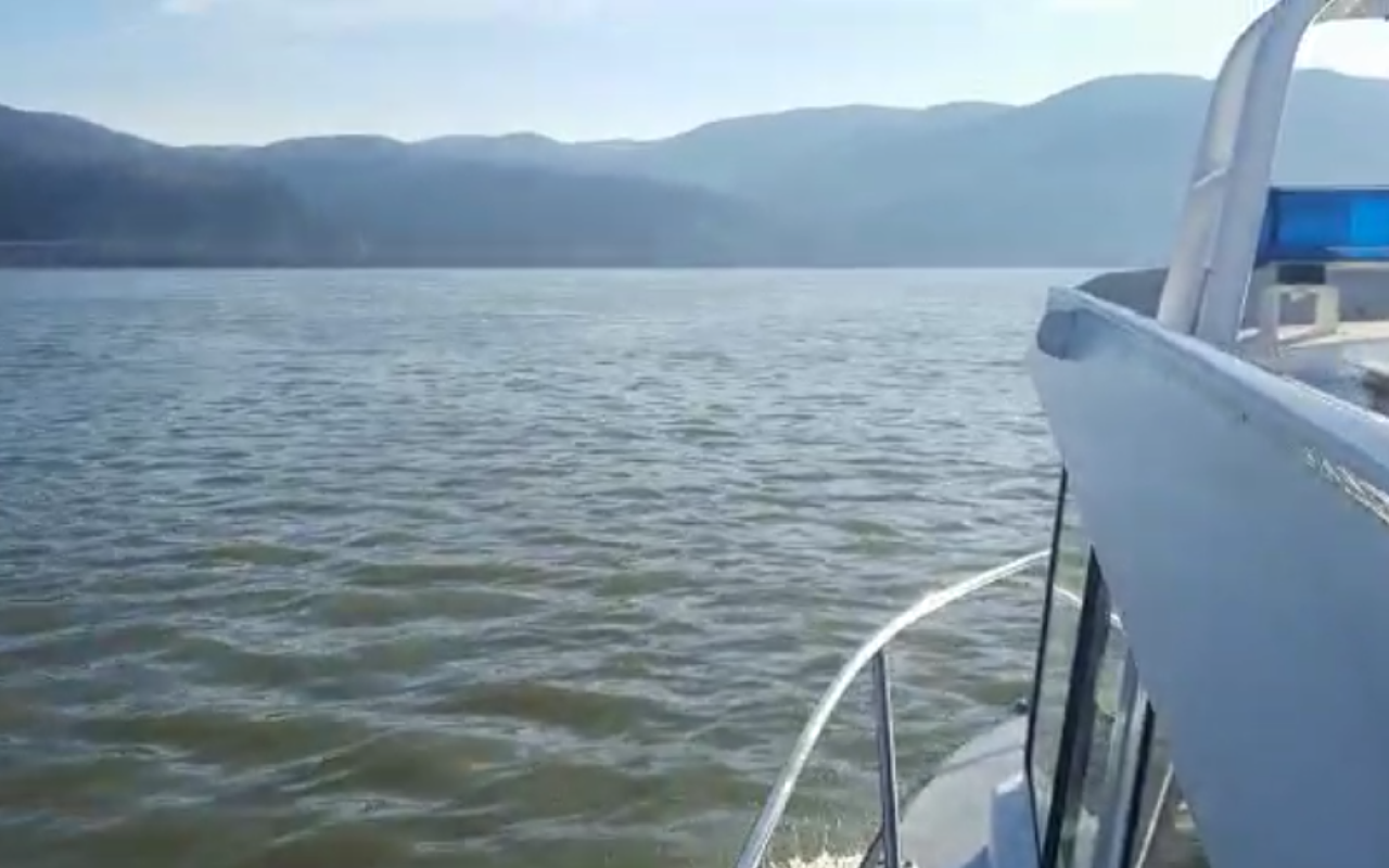 Bacul de BECHET, tras pe dreapta/Traficul fluvial, întrerupt temporar