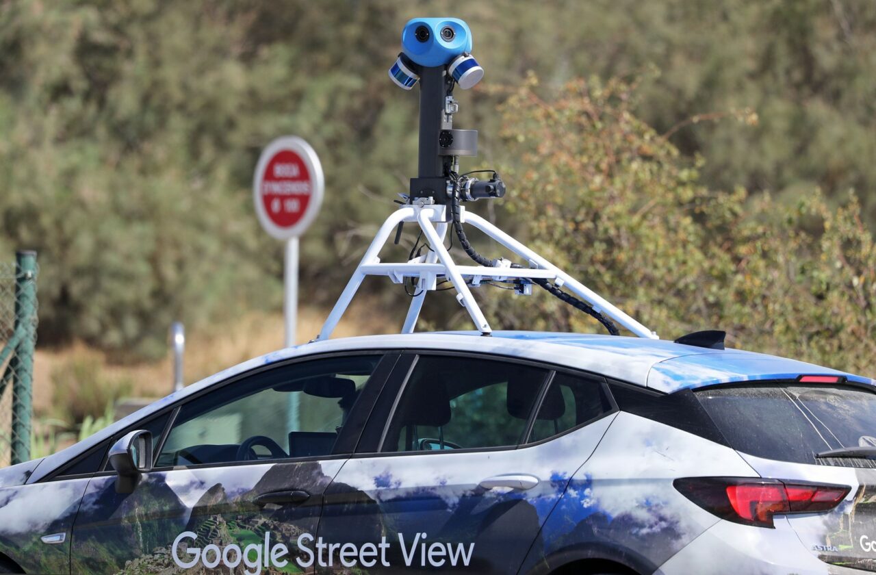 Mașinile Google STREET VIEW revin pe străzile din România. Câte localități noi vor fi puse pe hartă
