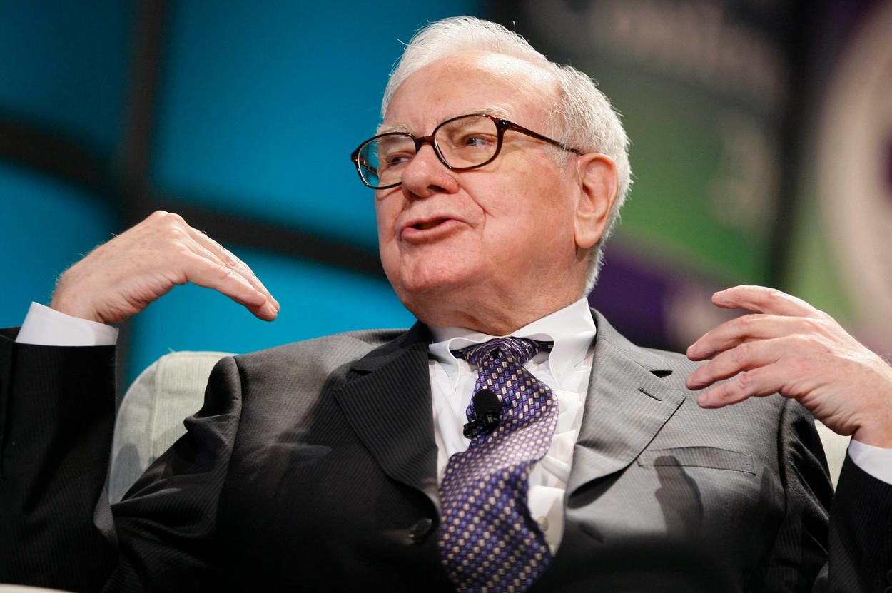 Multimiliardarul Warren Buffett, discuții SECRETE cu oficialii de la Casa Albă pe tema crizei bancare. Zeci de avioane private, la sediul Berkshire