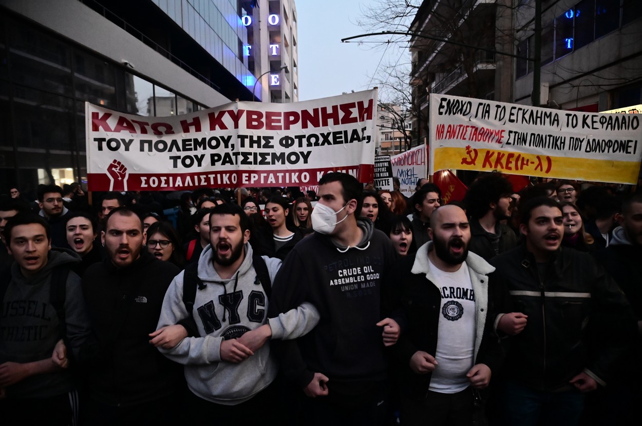 Proteste în Grecia după accidenul feroviar cumplit care a UCIS cel puțin 46 de persoane