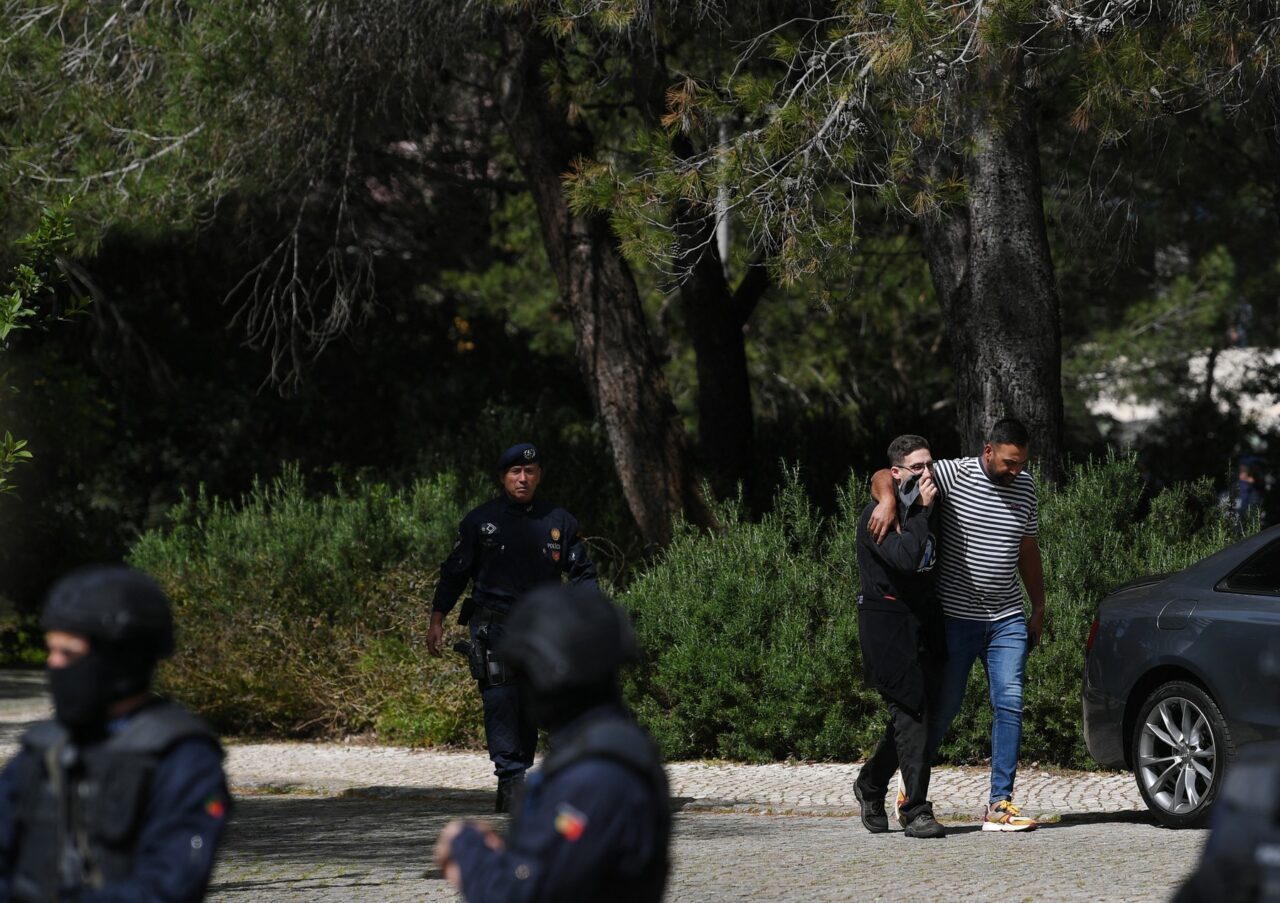 Atac sângeros la Lisabona! Două persoane au fost înjunghiate MORTAL într-un centru religios al musulmanilor